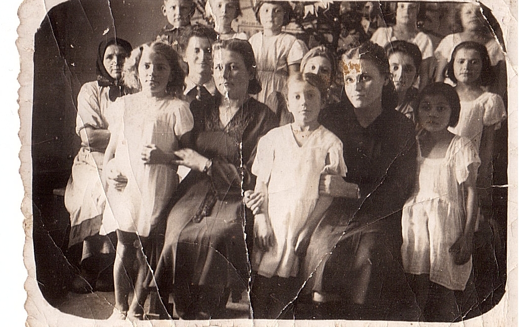 Волинські дошкільнята на ретросвітлині 1947 