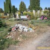 Лучани просять впорядкувати кладовище в Гаразджі