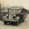 Яким був перший автобус, що курсував із Любомля до Польщі. Фото 1930-х років