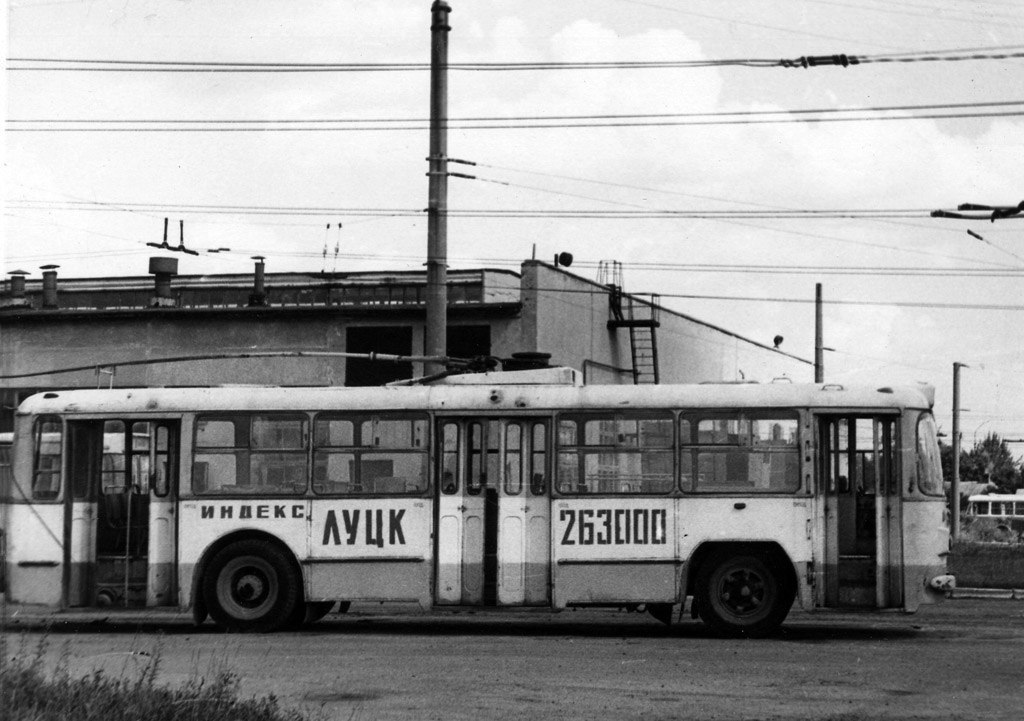Перші луцькі тролейбуси. ФОТО