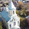 Один із найстаріших храмів Луцька з висоти. Відео