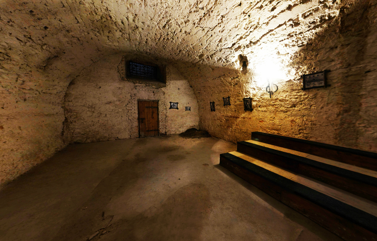 Бродилка онлайн: каземати й галереї Дубенського замку