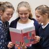 «Хроніки» рекомендують: дівчачі книжки для осінніх вечорів 