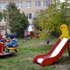 Для маленьких лучан облаштували дитмайданчик