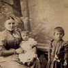 Як одягалися волиняни сто років тому. Світлини з фотосалонів