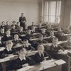 У 1938 році уряд СРСР прийняв постанову про обов'язкове вивчення російської мови