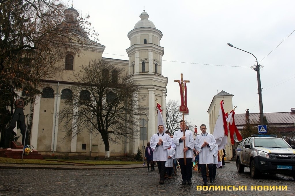 Луцькі католики святкують Великдень. Фоторепортаж
