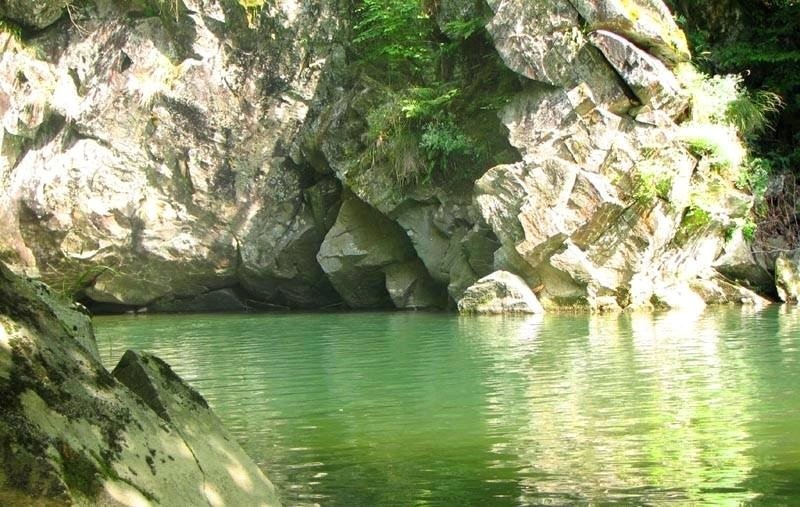 Маловідома блакитна лагуна: райське місце в Карпатах