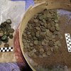 У підвалі будинку знайшли скарб вартістю 12 млн грн