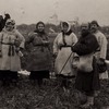 Як волинські селяни 100 років тому ходили за свяченою водою до міста. Фото