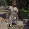 У луцькому парку ремонтують алеї та оновлюють квітники