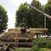 У луцькому музеї військової техніки демонтували вертоліт