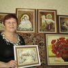 Волинянка творить картини з пелюсток орхідей