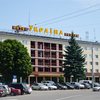 Зупинку біля готелю «Україна» пропонують перенести